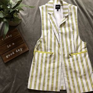 Sleeveless blazer top